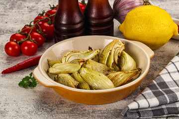 Vegan cuisine - baked fennel with oil