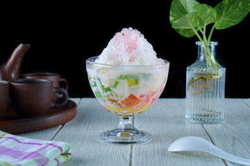 cream with fruits