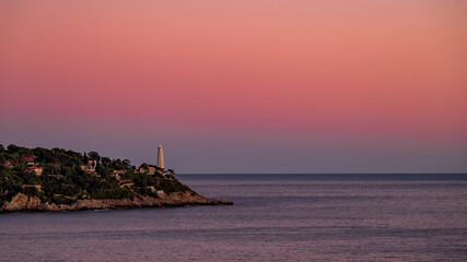 Paysage marin du littoral de la C&ocirc;te-d'Azur en hiver du cap Ferrat dans le d&eacute;partement des Alpes-Maritimes