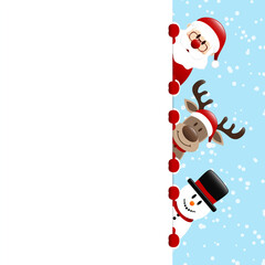 Fototapeta premium Weihnachtsmann Rentier Und Schneemann Übereinander Banner Rechts Außen Schnee Blau Dunkelrot