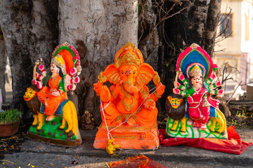 Indische bunte Götterfiguren in Pushkar in Rajasthan in Indien
