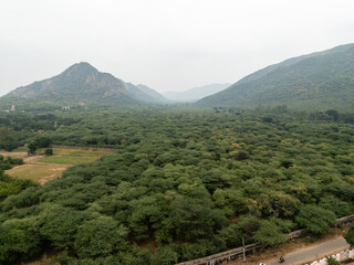 Fototapeta premium Aravalligebirge in Pushkar in Rajasthan in Indien