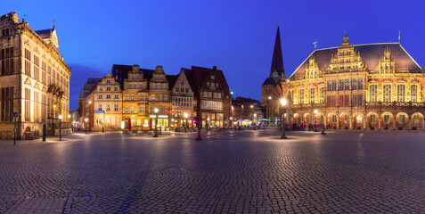 Night view of Bremen Market Square in Bremen, Germany, with illuminated Bremen Town Hall © Kavalenkava