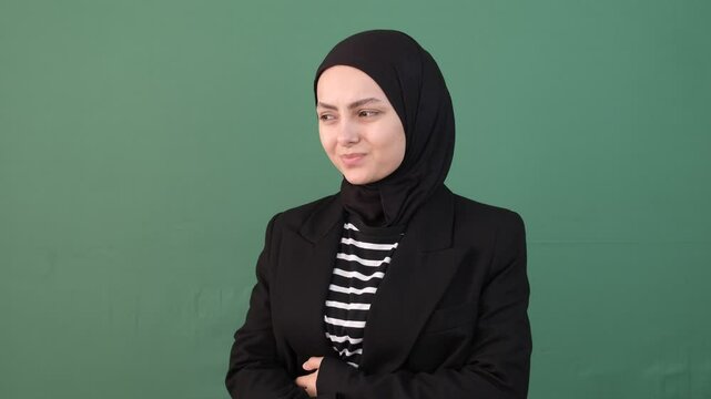 Stomacheche woman green background