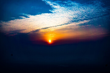 山頂からの日の出(タイ)