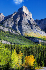 Fototapeta premium Majestic mountain in the fall