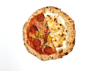白バックのピザ