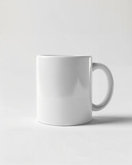 Obraz premium Elegant plain white mug on a minimalist background ready for personalization and creative designs