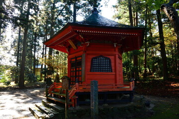 紅葉の乙宝寺（新潟県）