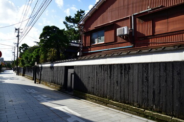 Fototapeta premium 白壁通と旧齋藤家別邸（新潟県）