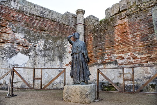 sculpture of the spanish actress margarita xirgu in the roman theater of merida