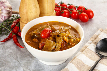 Yellow Thai curry with beef