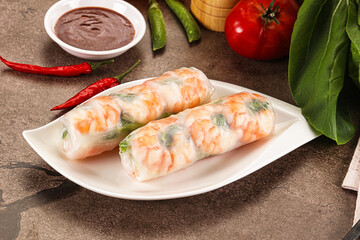 Vietnamese spring roll with prawn