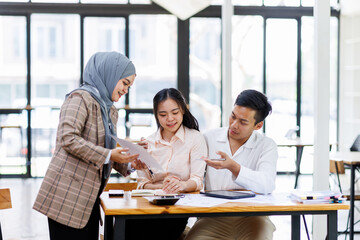 Financial Advisor discussion group Business team working planning strategy and brainstorming, colleagues thinking concept.