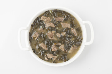 Soup made by boiling beef and seaweed.