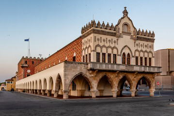 Fototapeta premium Governor's Palace in Rhodes at sunrise, Greece, built in 1927 in Venetian style. It now houses the offices of the Prefecture of the Dodecanese.