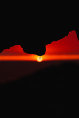 Gota de agua cayendo en el amanecer