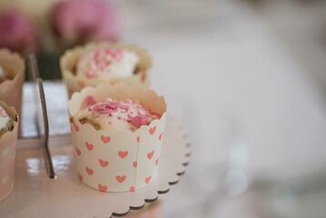 pink and white cupcakes