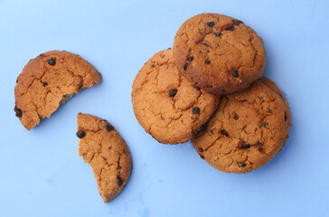 A chocolate chip cookie set