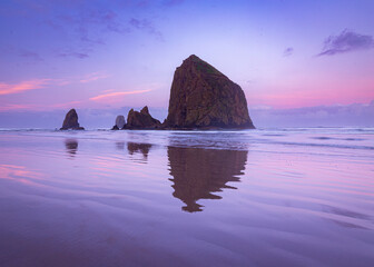 Sunrise light and colours at Cannon Beach in Oregon on the America’s Pacific Northwest.