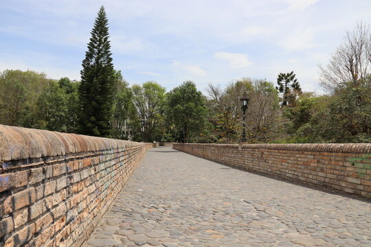 Popay&aacute;n, Colombia. 17-09-2023. The Humilladero Bridge, officially named the Bol&iacute;var Bridge.