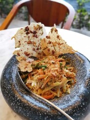 vegetables salad and crackers
