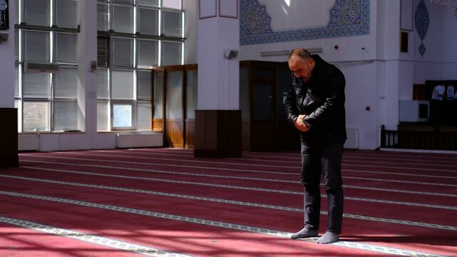 mosque prayer old man