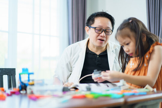 Group of diverse children enjoy learning about the STEM.