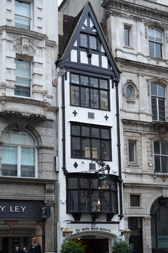 London, Olde Cocke Tavern in Fleet street, established 1549