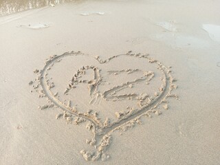 Letters AZ within a Heart symbol on Sand | Loveletters Love Letters | Couple wallpapers