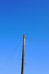 岐阜県池田町の青空と電柱