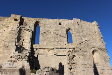 Abbaye Saint-Félix-de-Montceau à Gigean (Hérault) : vue latérale arrière