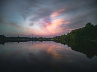 Dunkle Stimmung am See 
