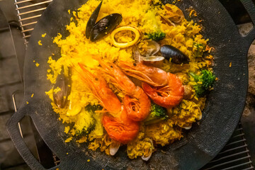 パエリア　Spanish paella made in a wood-fired oven