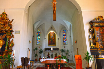 Innenansicht der Johanneskirche in Imst in Tirol