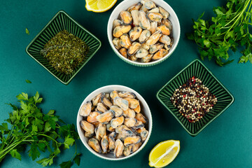 Cleaned frozen mussels.