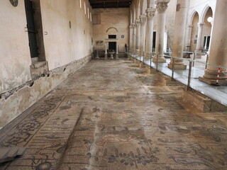 イタリア　アクイレイア　世界遺産　総大司教座聖堂のバシリカ