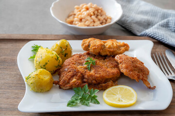 Wiener Backfleisch - altes österreichisches Gericht mit Rinderfleisch  