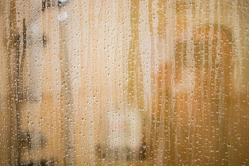 水滴のついたガラス