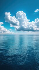 Obraz premium Clear Blue Ocean Water Under a Vibrant Sunny Sky