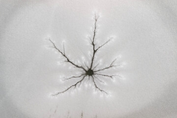 Zamarznięta tafla jeziora, wzory stworzone przez naturę, Frozen lake surface, patterns created by nature