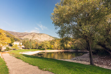 Lago Pio al tramonto. A VIllalago un paese vicino al lago di Scanno e di San Domenico in Abruzzo.