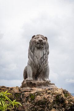 Estatua de le&oacute;n 