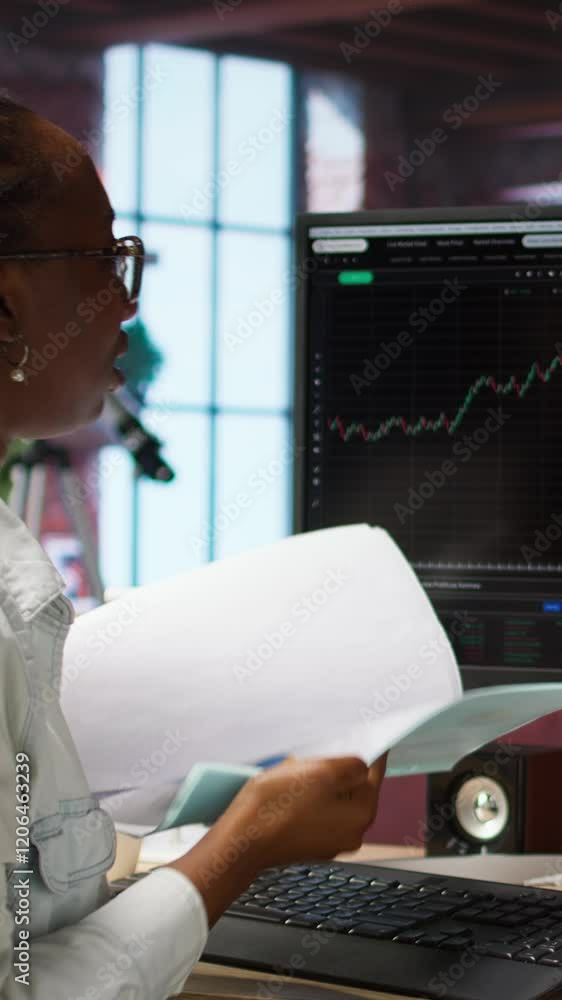 Aufkleber vertical video day trader using pc, upset after purchased stocks performed bad and lost value, throw