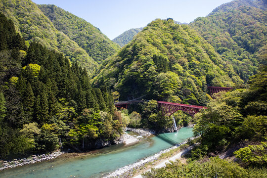 강,계곡,협곡,철로,철교,알펜루트,쿠로베협곡,도야마현,일본