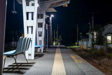 静寂の夜、木花駅