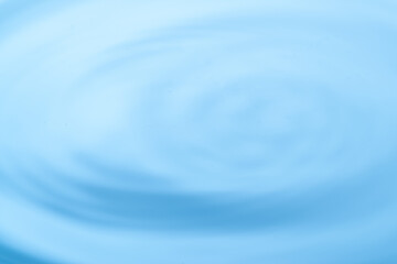 美しい水面の波紋