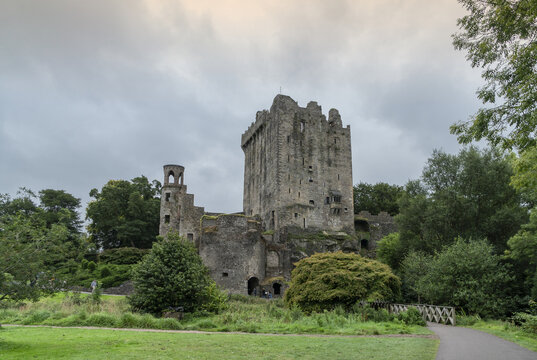 산책로,정원,출입문,성벽,블라니성,Blarney Castle,코크주,County Cork,아일랜드