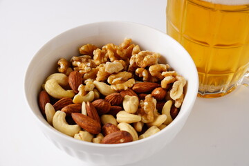 ミックスナットとビール