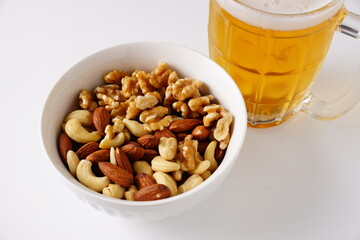 ミックスナットとビール